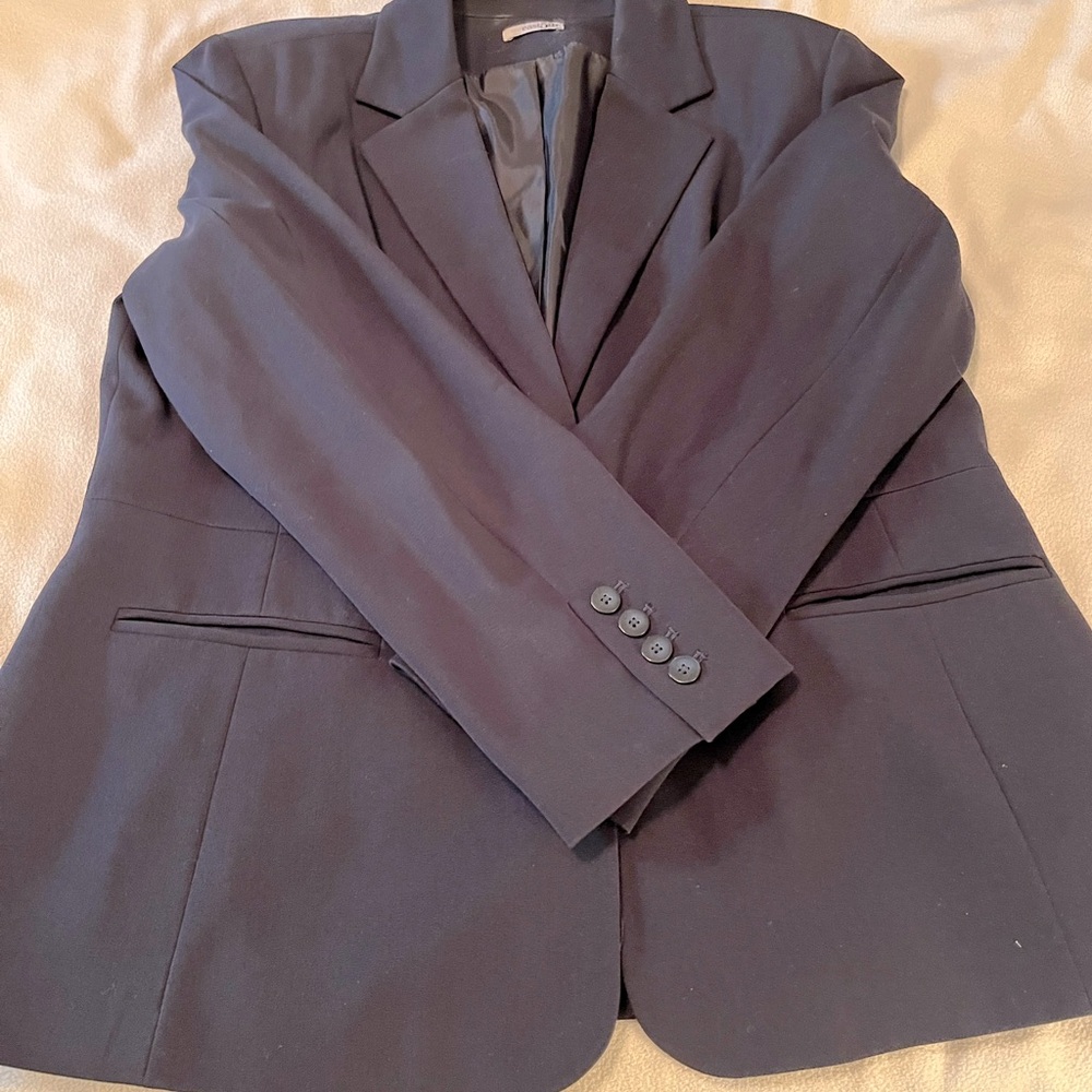 3 Piece Suit!!!  East 5th Navy Blue suit. Worn for several job interviews.
